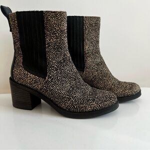 UGG Women’s Camden Exotic Black Dotted Boot 7.5